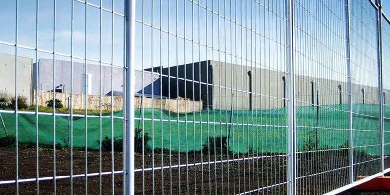 Perimeter security fence image